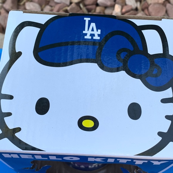 2023 LA Dodgers Collectible Blue and White Hello Kitty Bobblehead Figure - Picture 5 of 14